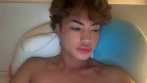 Snapshot of asianboyjerkz chatting on 06/17/26, 02:25 asianboyjerkz online show from 06/17/26, 02:25