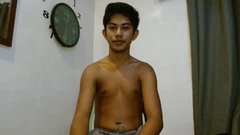 Snapshot of asiancockhero22 chatting on 12/17/25, 09:59 HERO online show from 12/17/25, 09:59