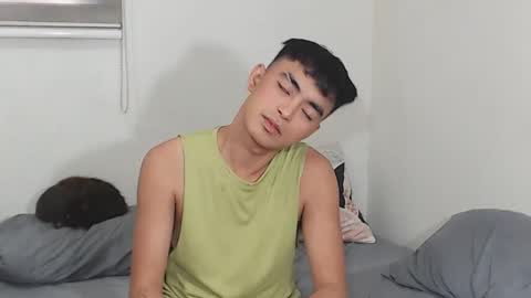 Snapshot of asiancummer_bry69 chatting on 01/12/25, 10:22 Bry online show from 01/12/25, 10:22