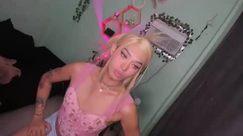 Snapshot of asiancummer_bry69 chatting on 11/14/25, 12:20 Bry online show from 11/14/25, 12:20