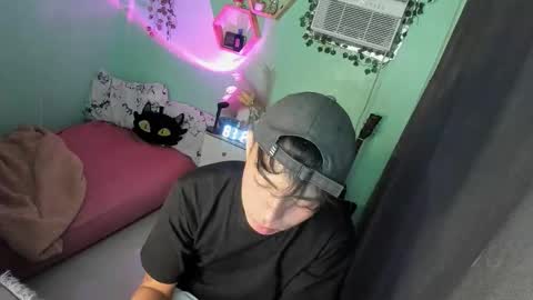 Snapshot of asiancummer_bry69 chatting on 11/22/25, 09:41 Bry online show from 11/22/25, 09:41