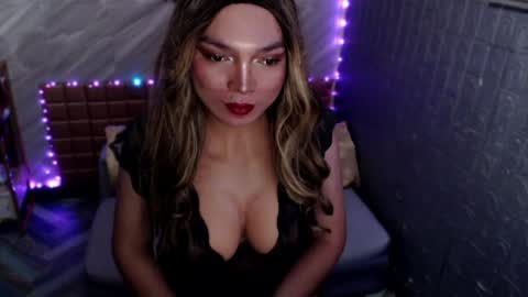 Snapshot of asiandollxxx4u chatting on 04/27/26, 05:27 BELLA NOTCH online show from 04/27/26, 05:27