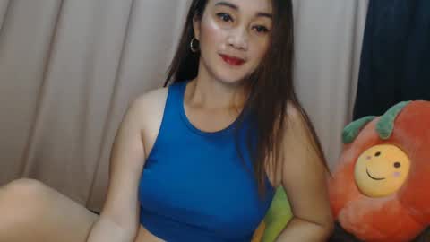 Snapshot of asianhottyxxx chatting on 03/07/25, 10:32 Cristie online show from 03/07/25, 10:32