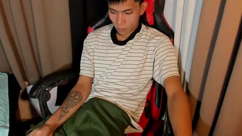 Snapshot of asianplayboyx chatting on 02/20/25, 07:52 mark online show from 02/20/25, 07:52