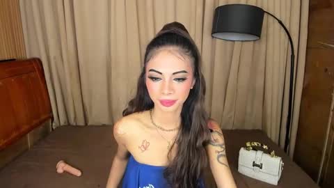 Snapshot of asianprettypetite chatting on 02/17/25, 02:48 CHESKA online show from 02/17/25, 02:48