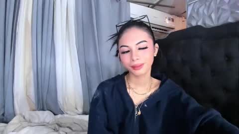 Snapshot of asianprettypetite chatting on 03/05/25, 10:44 CHESKA online show from 03/05/25, 10:44