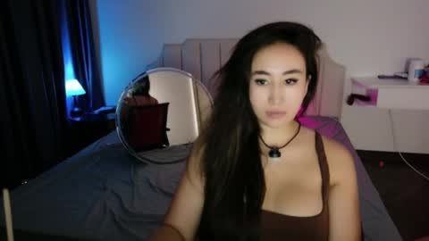 Snapshot of asianqueen777ohmi chatting on 05/30/26, 04:42 Rose Mingna online show from 05/30/26, 04:42