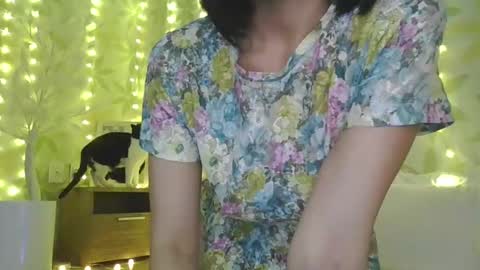 Snapshot of asianshiny chatting on 12/30/24, 05:04 Alice online show from 12/30/24, 05:04