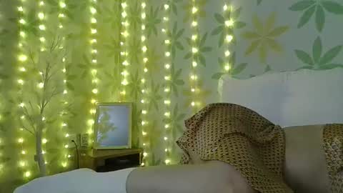 Snapshot of asianshiny chatting on 03/08/25, 03:02 Alice online show from 03/08/25, 03:02