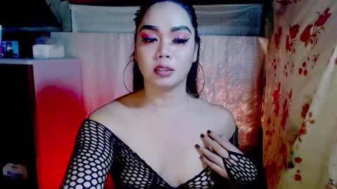 Snapshot of asiansofhia chatting on 10/17/25, 05:15 Sofhia online show from 10/17/25, 05:15