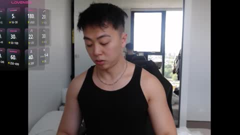 Snapshot of asiantwink_ chatting on 11/10/25, 05:39 asiantwink online show from 11/10/25, 05:39