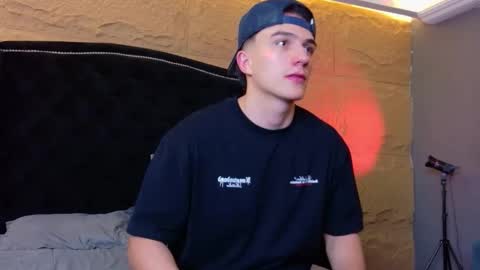 Aslan  online show from 04/10/26, 03:45