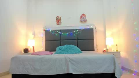 Snapshot of aslhyn_gomez chatting on 12/24/24, 12:00 Aslhyn online show from 12/24/24, 12:00