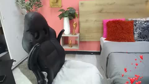 Snapshot of aslyhernandez chatting on 05/21/26, 10:11 ASLY online show from 05/21/26, 10:11