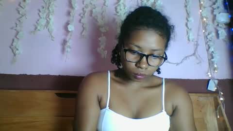 asmiraa online show from 05/05/26, 04:37