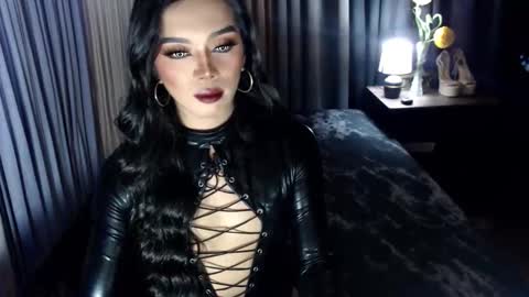 Snapshot of asmodeus_daughter chatting on 10/01/25, 05:41 Margaux Miller online show from 10/01/25, 05:41