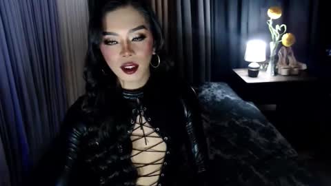 Snapshot of asmodeus_daughter chatting on 10/05/25, 04:38 Margaux Miller online show from 10/05/25, 04:38