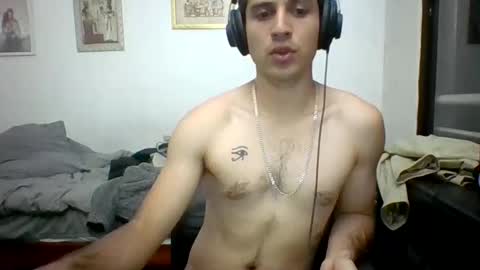 Snapshot of aspyporn chatting on 10/29/25, 02:03 Aspy online show from 10/29/25, 02:03