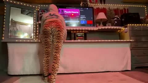 SIR WILLIAM online show from 02/03/26, 07:02