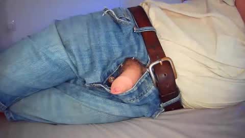 Will take commands from GuysWomenCouples etc online show from 09/14/25, 08:19