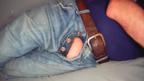 Will take commands from GuysWomenCouples etc online show from 10/11/25, 08:07