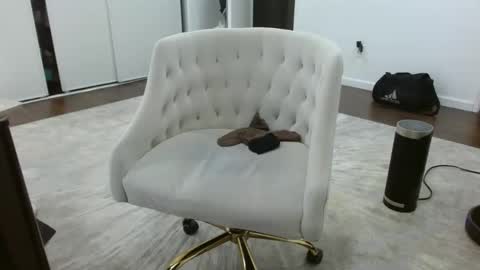 latex online show from 02/21/25, 04:26