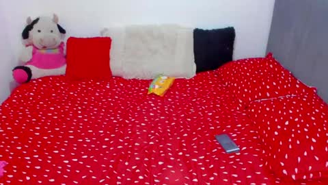 instagramsoofiaa giraldo online show from 02/12/25, 10:37