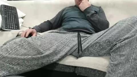 Snapshot of asshunnter chatting on 12/27/24, 05:26 MARCO online show from 12/27/24, 05:26