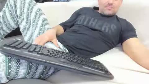 Snapshot of asshunnter chatting on 12/19/25, 04:36 MARCO online show from 12/19/25, 04:36