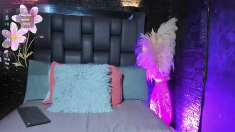 Snapshot of assia_roos chatting on 01/06/26, 10:19 Nahomi online show from 01/06/26, 10:19