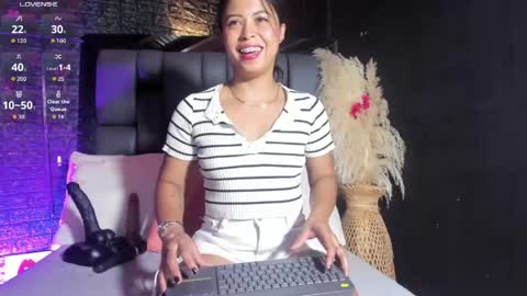 Nahomi  online show from 05/10/26, 09:58