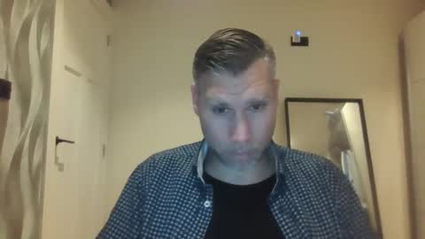 Assmani28 online show from 12/24/24, 11:33