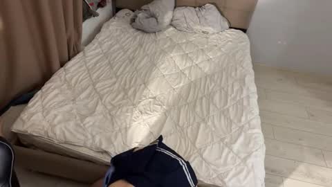 Snapshot of asswedderra chatting on 12/18/25, 04:24 Cassie online show from 12/18/25, 04:24