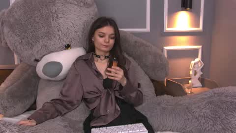 Aster Quinn online show from 03/11/25, 09:48