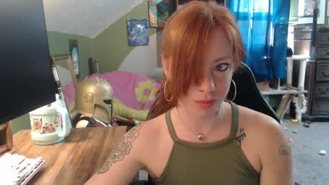Snapshot of astraeasiren chatting on 09/19/25, 05:57 AstraeaSiren online show from 09/19/25, 05:57