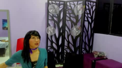 Snapshot of astral_amour chatting on 12/05/24, 12:44 astral online show from 12/05/24, 12:44