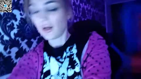 Snapshot of astralyn chatting on 12/16/25, 09:20 MERYEM online show from 12/16/25, 09:20