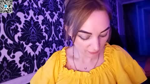 Snapshot of astralyn chatting on 12/17/25, 06:03 MERYEM online show from 12/17/25, 06:03