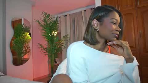 Snapshot of astrea_1 chatting on 12/04/25, 12:31 Astrea online show from 12/04/25, 12:31