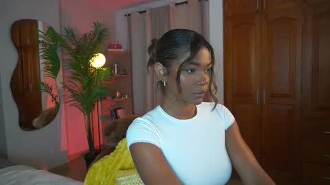 Snapshot of astrea_1 chatting on 12/05/25, 12:08 Astrea online show from 12/05/25, 12:08