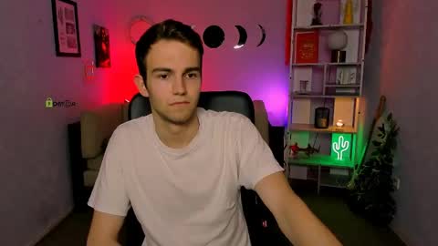 Snapshot of astren_villo chatting on 05/22/26, 12:33 astren online show from 05/22/26, 12:33