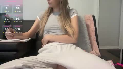 Astrid Sky online show from 11/02/25, 06:32