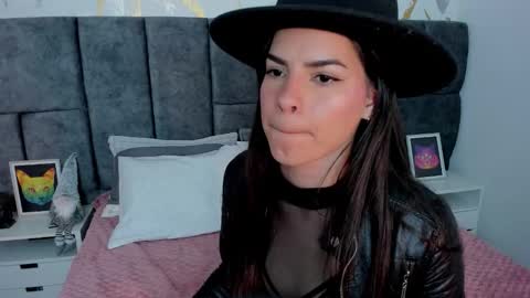 astrid_velle online show from 11/22/25, 04:11