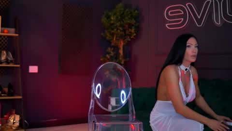 Astrid online show from 12/21/25, 09:22