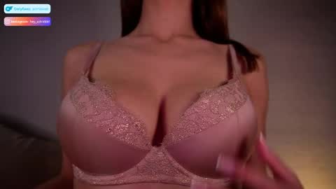 Astrid online show from 04/04/26, 12:24