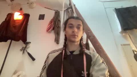 Snapshot of astrodoll chatting on 12/20/24, 01:22 Astro Doll online show from 12/20/24, 01:22