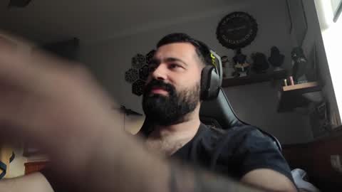 Snapshot of asttarotthh chatting on 02/17/25, 05:21 asttarotthh online show from 02/17/25, 05:21