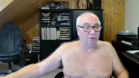 asusandy online show from 01/15/25, 12:47