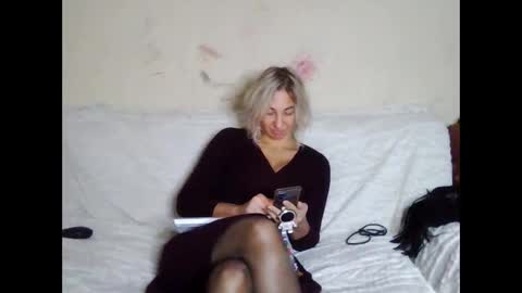 Snapshot of asyalu chatting on 10/18/25, 02:29 AsyaLu online show from 10/18/25, 02:29