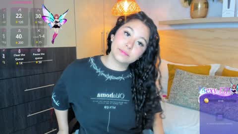 Snapshot of atena_cuteee chatting on 12/30/24, 07:11 sofia online show from 12/30/24, 07:11